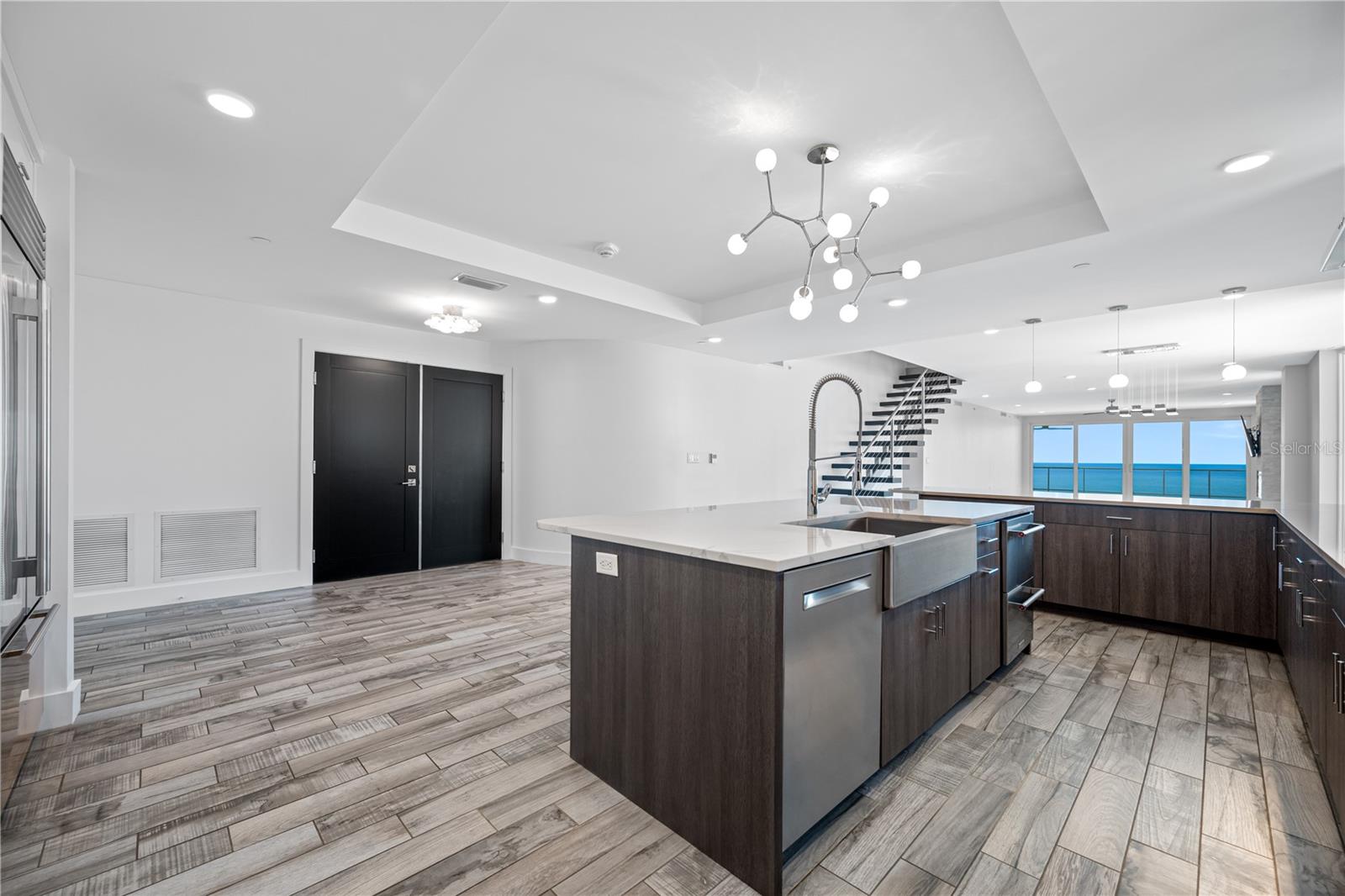 ONELLA CONDO - Residential