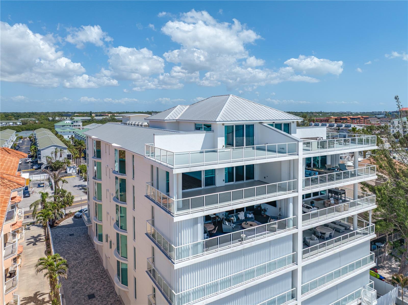 ONELLA CONDO - Residential