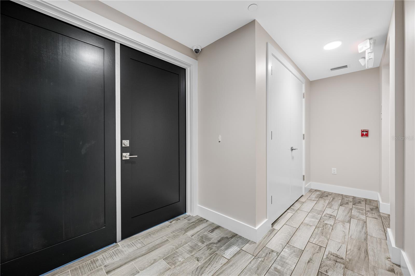 ONELLA CONDO - Residential