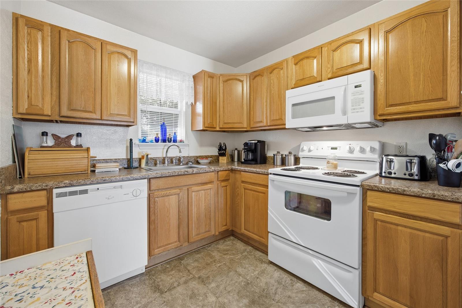 SILVER SPRINGS SHORES - Residential