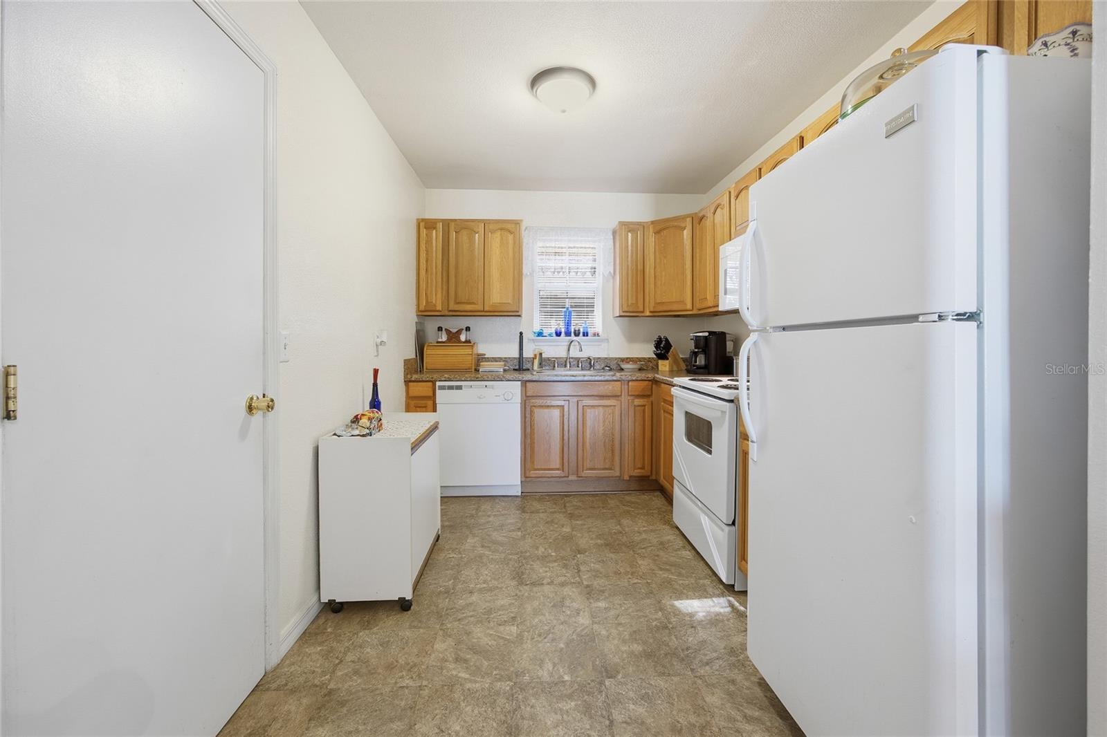 SILVER SPRINGS SHORES - Residential