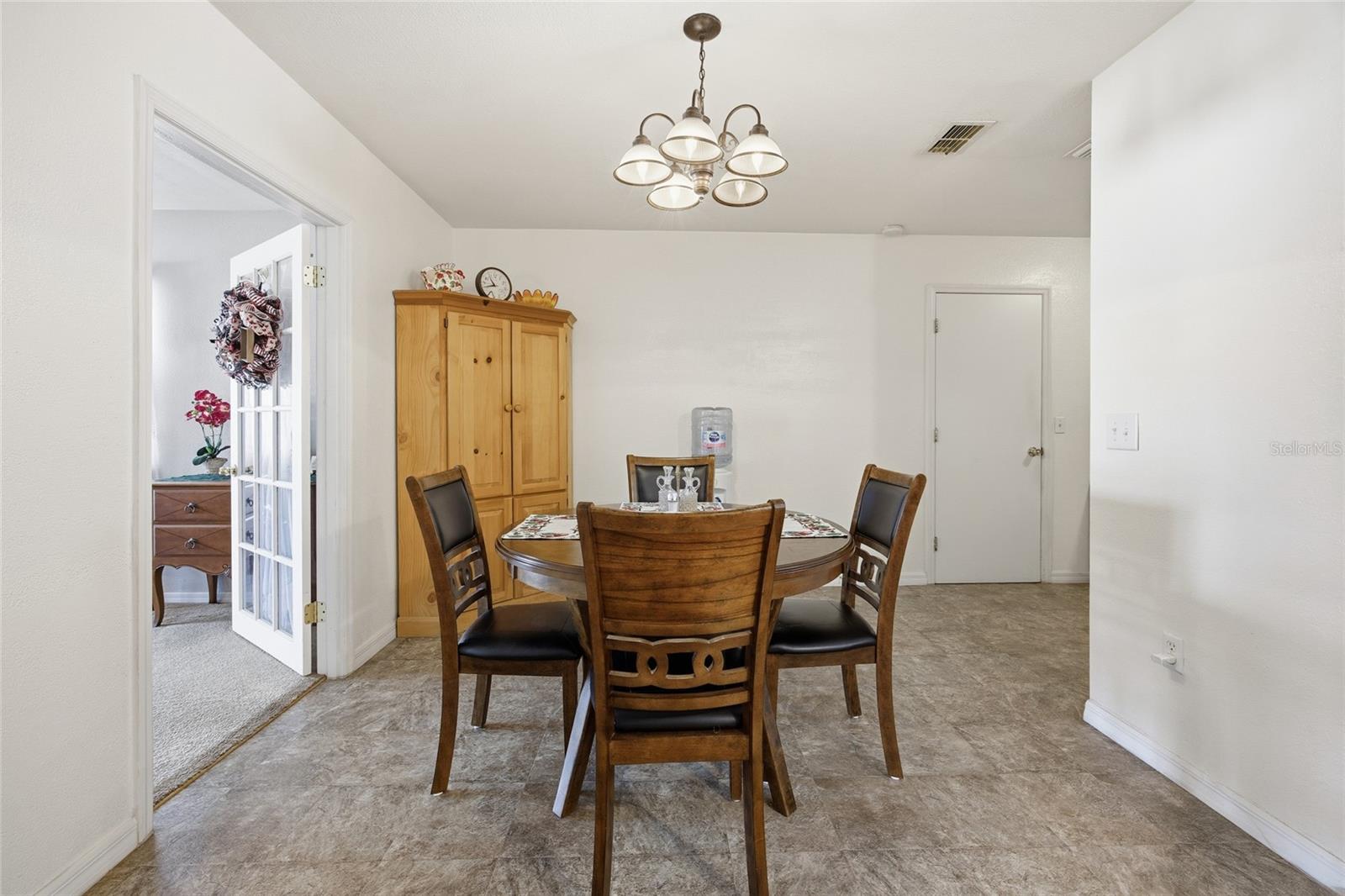 SILVER SPRINGS SHORES - Residential