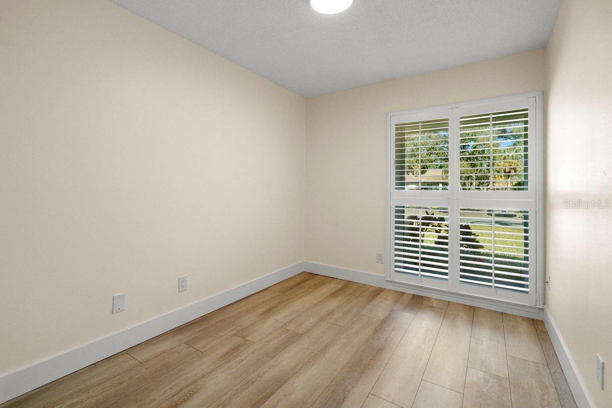 PIPERS GLEN CONDO - Residential