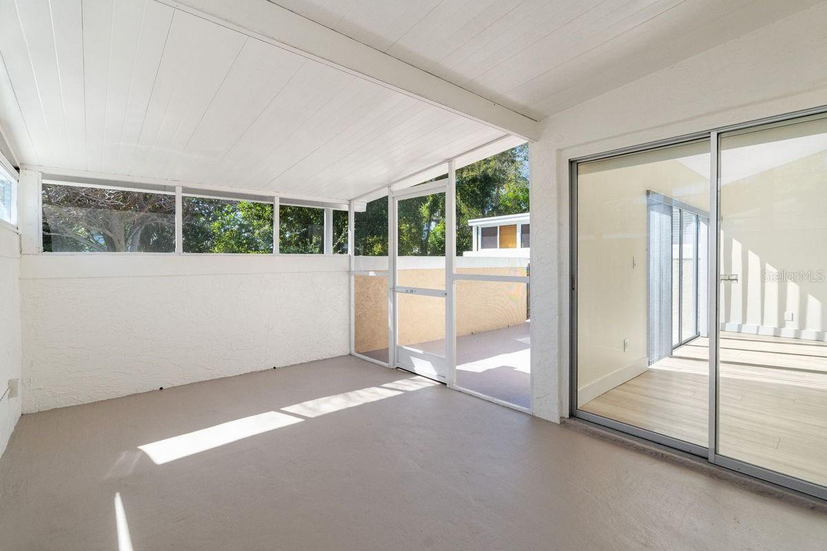 PIPERS GLEN CONDO - Residential