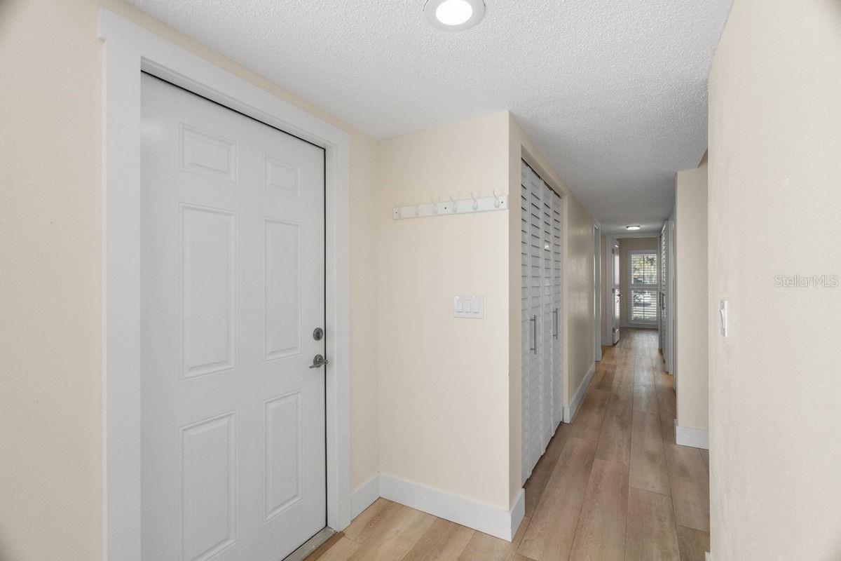 PIPERS GLEN CONDO - Residential