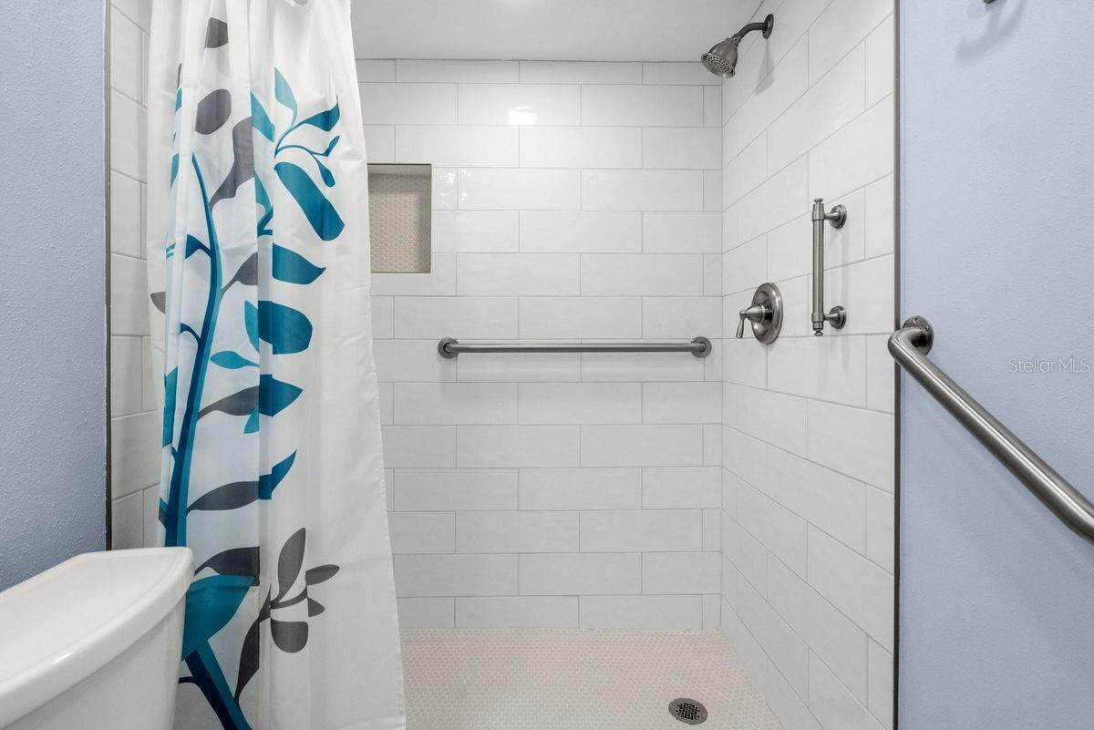 PIPERS GLEN CONDO - Residential