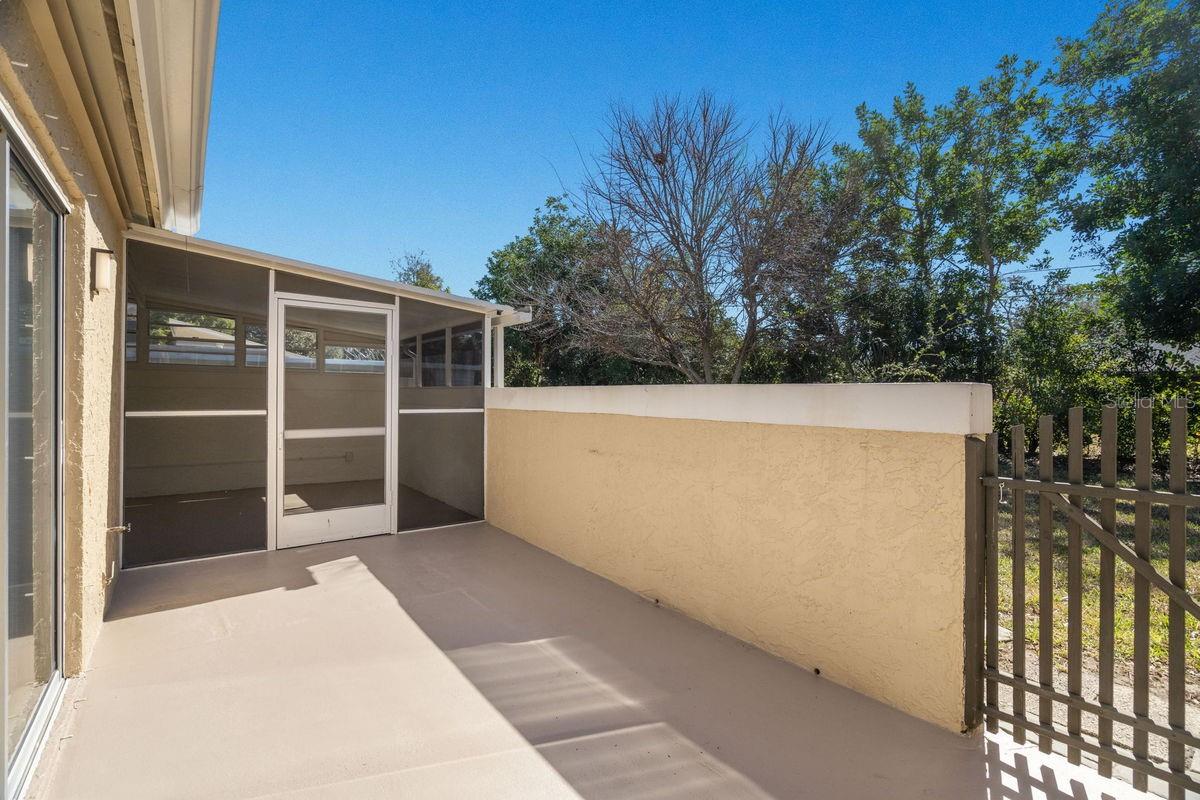 PIPERS GLEN CONDO - Residential