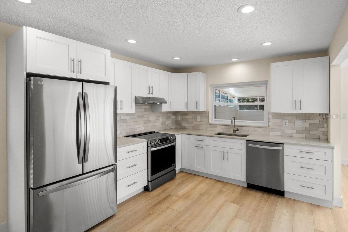 PIPERS GLEN CONDO - Residential