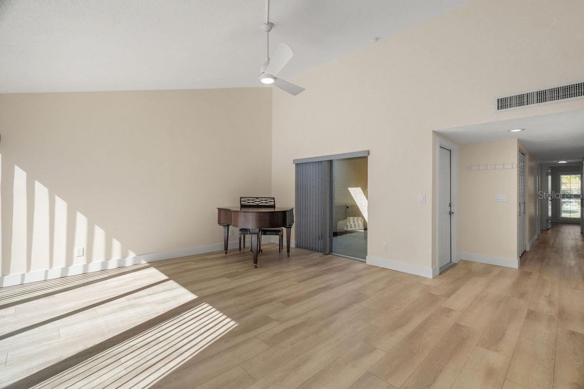 PIPERS GLEN CONDO - Residential