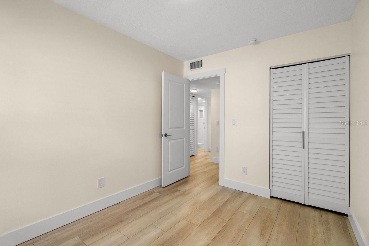 PIPERS GLEN CONDO - Residential