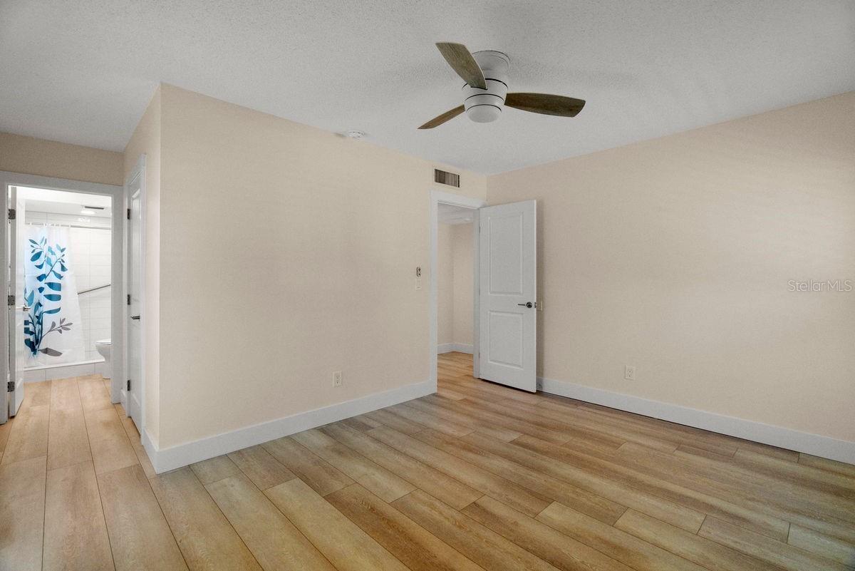 PIPERS GLEN CONDO - Residential