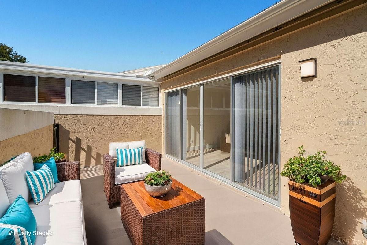 PIPERS GLEN CONDO - Residential