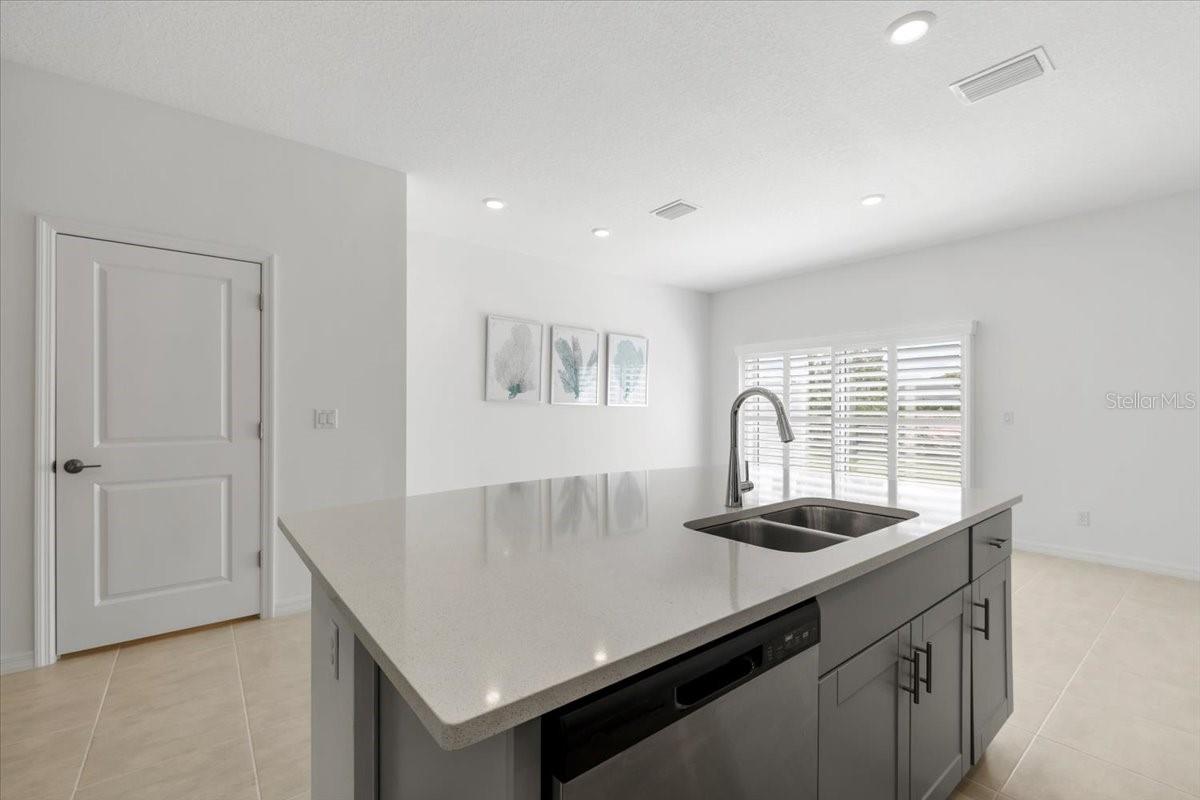 TOWNHOMES AT AZARIO - Residential