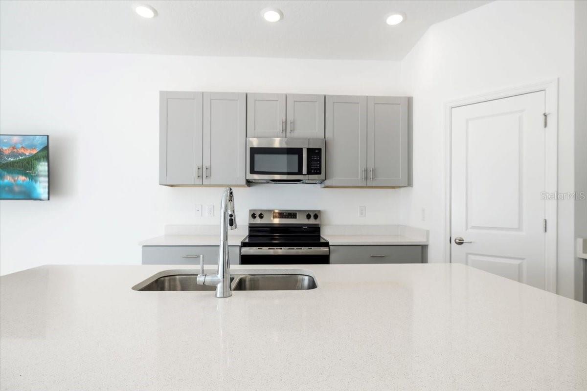 TOWNHOMES AT AZARIO - Residential