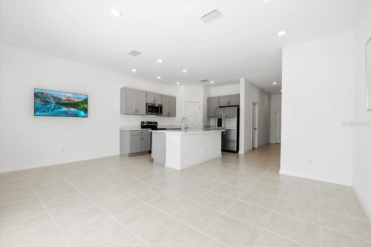 TOWNHOMES AT AZARIO - Residential