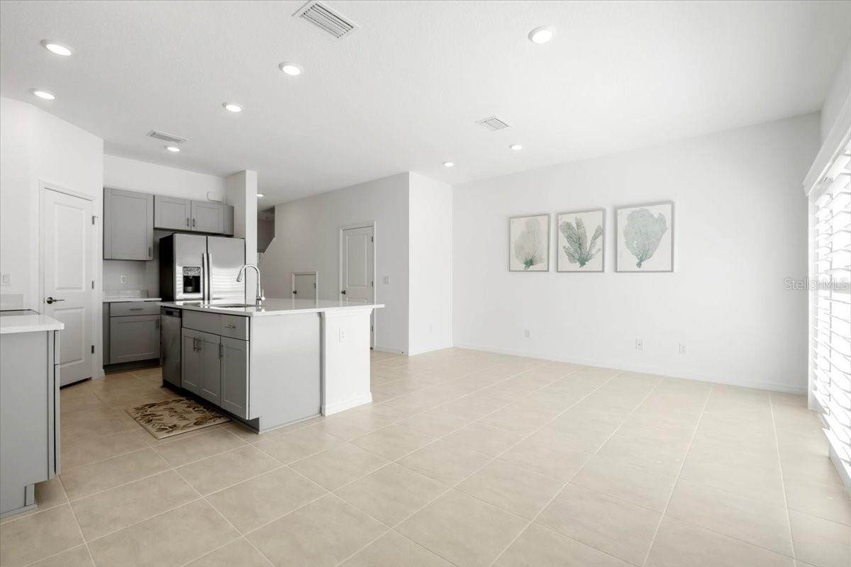 TOWNHOMES AT AZARIO - Residential