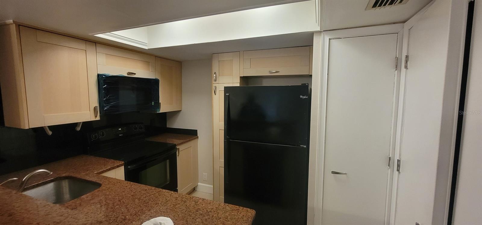 CENTER PLACE CONDO - Residential Lease