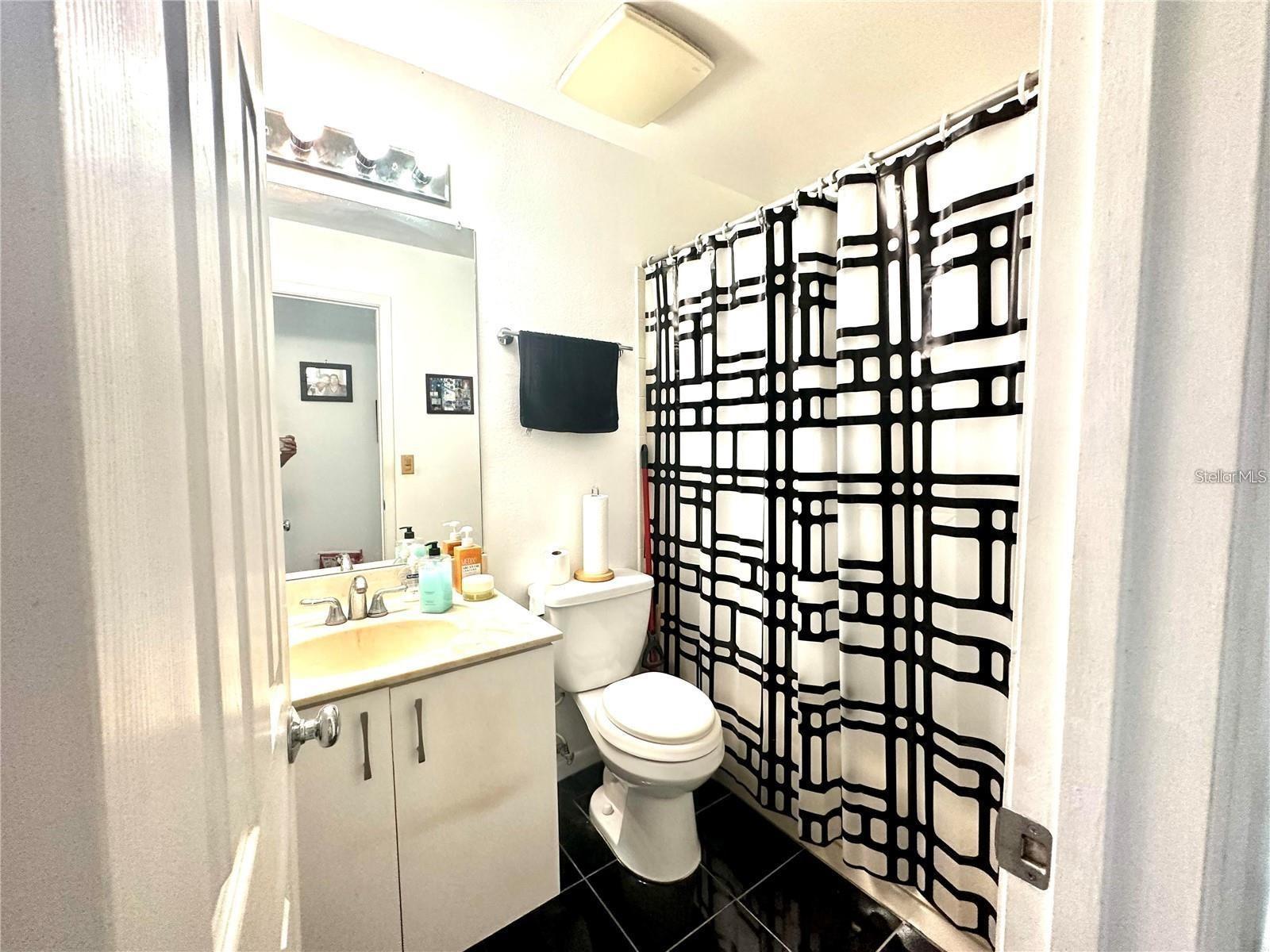 DOCKSIDE CONDO - Residential