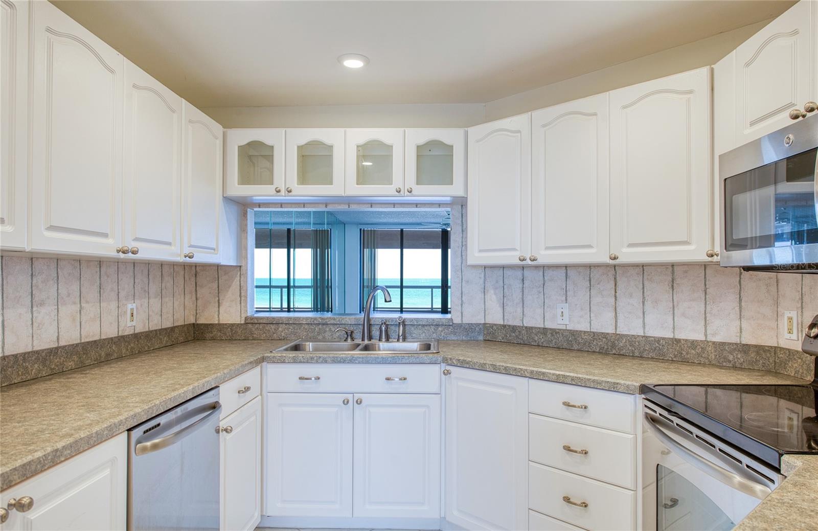 CRESCENT BEACH CLUB TWO CONDO - Residential