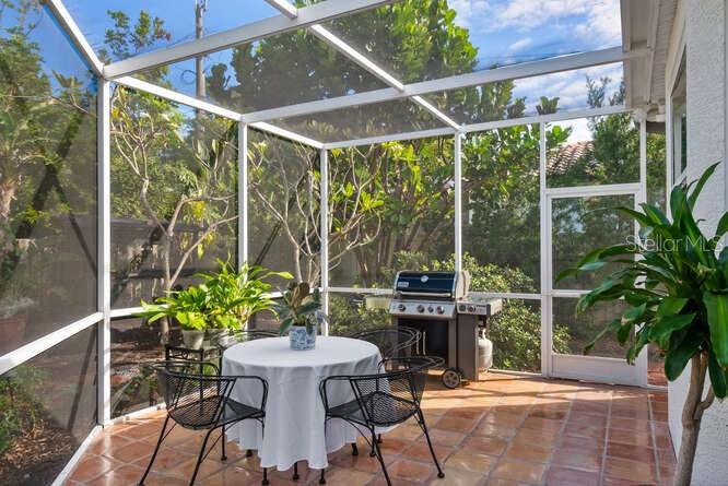 MIDWOOD MANOR - Residential