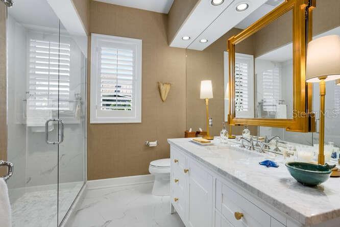 MIDWOOD MANOR - Residential