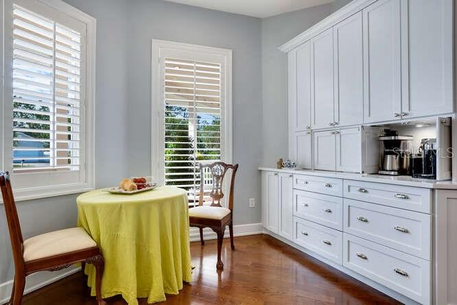 MIDWOOD MANOR - Residential