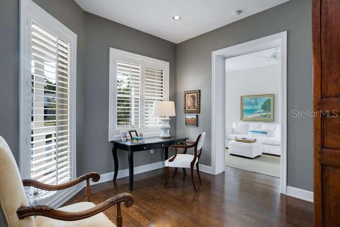 MIDWOOD MANOR - Residential