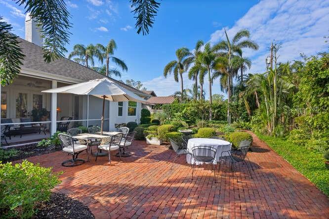 MIDWOOD MANOR - Residential