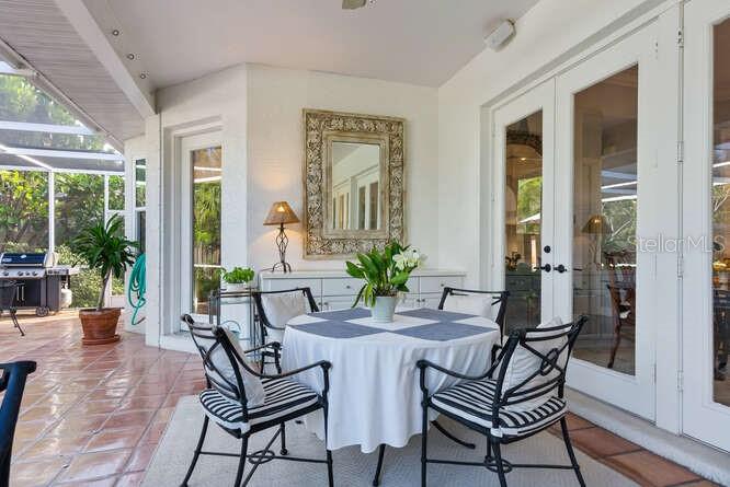 MIDWOOD MANOR - Residential