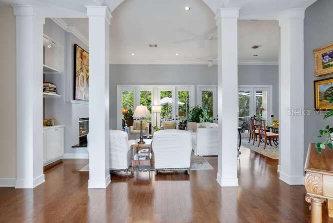 MIDWOOD MANOR - Residential