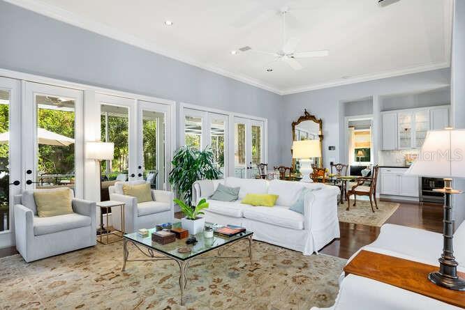 MIDWOOD MANOR - Residential