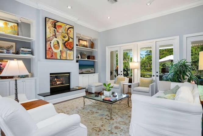 MIDWOOD MANOR - Residential