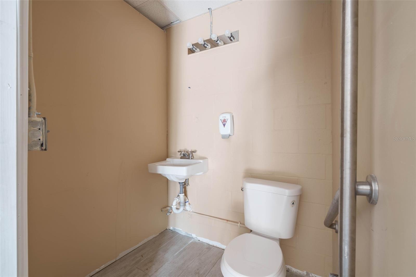 UNPLATTED - Commercial Sale