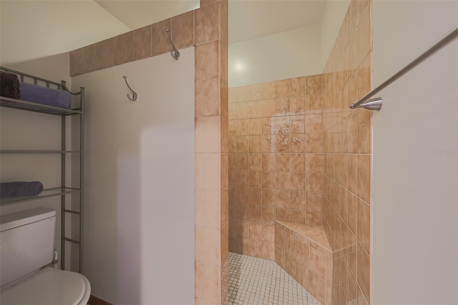 JUNGLE TERRACE SEC A - Residential