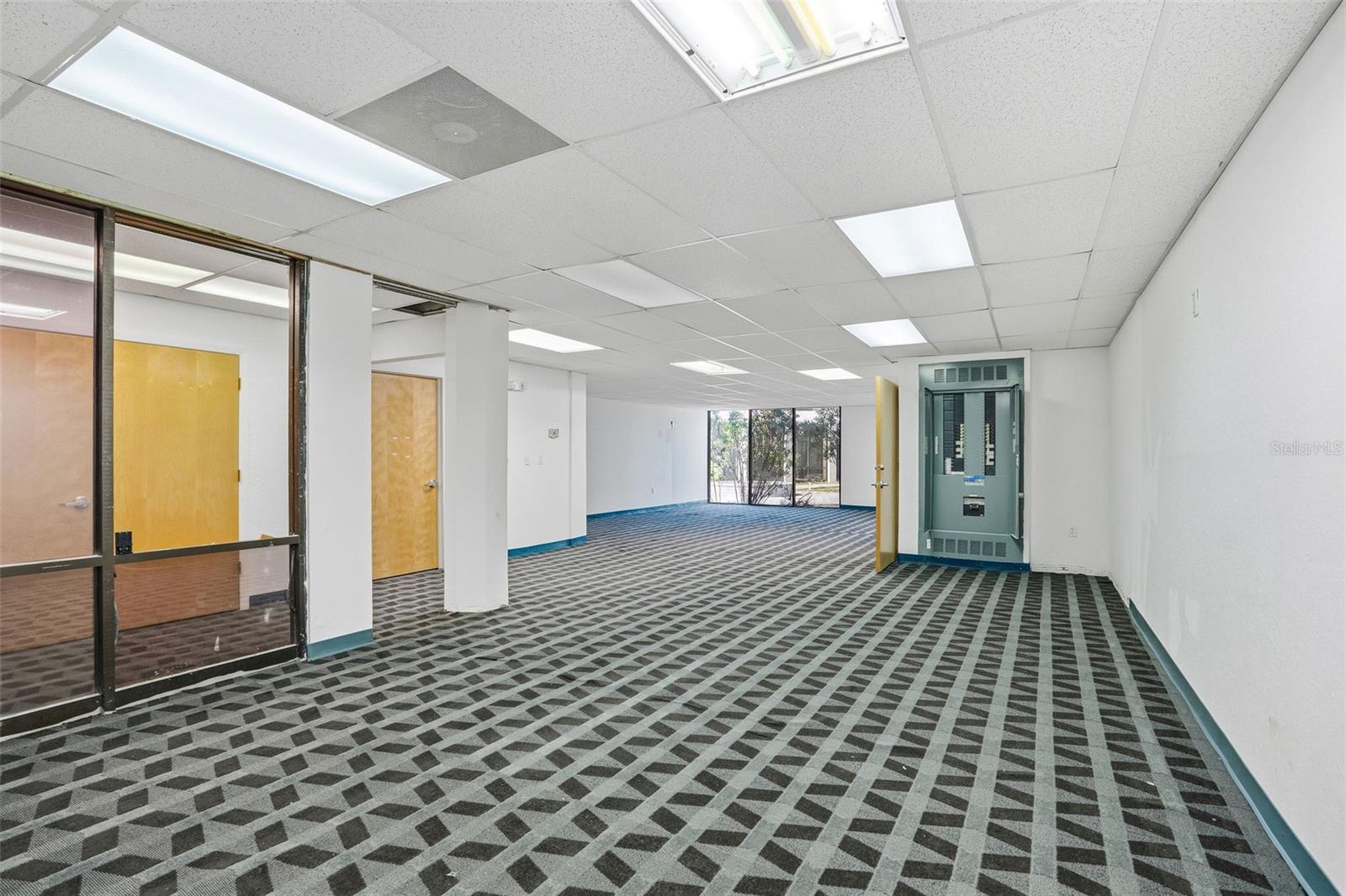 RICHEY MEDICAL PLAZA A PROF CONDO - Commercial Lease