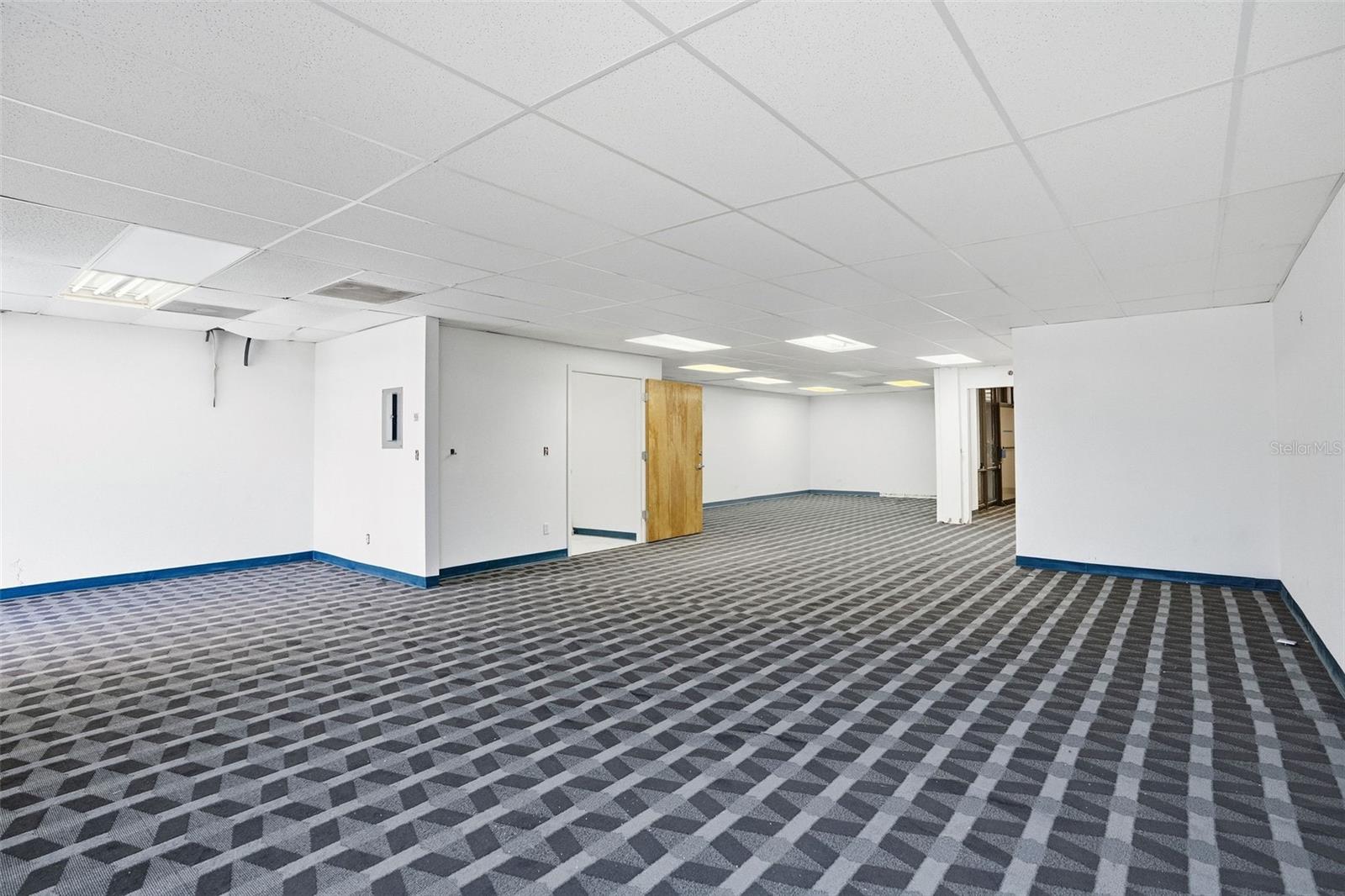 RICHEY MEDICAL PLAZA A PROF CONDO - Commercial Lease