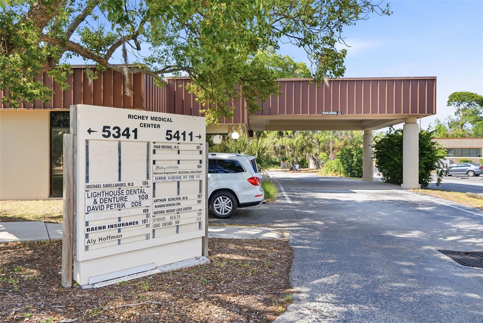 RICHEY MEDICAL PLAZA A PROF CONDO - Commercial Lease