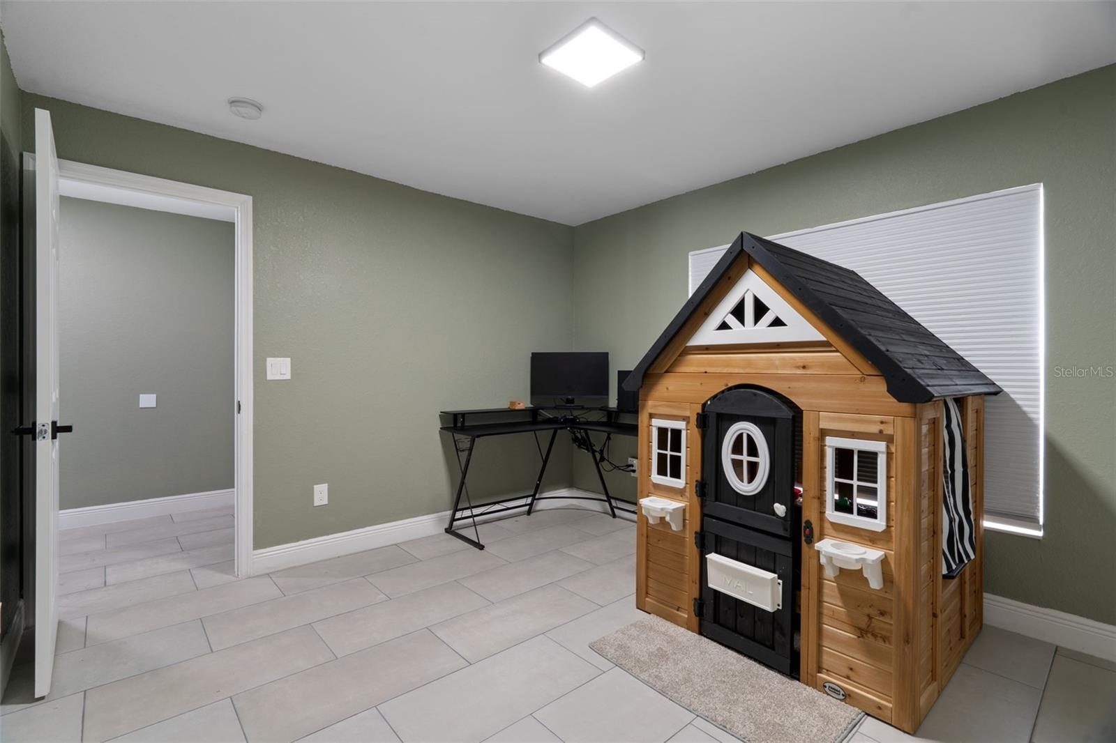 BERKELEY TOWNSITE OF - Residential