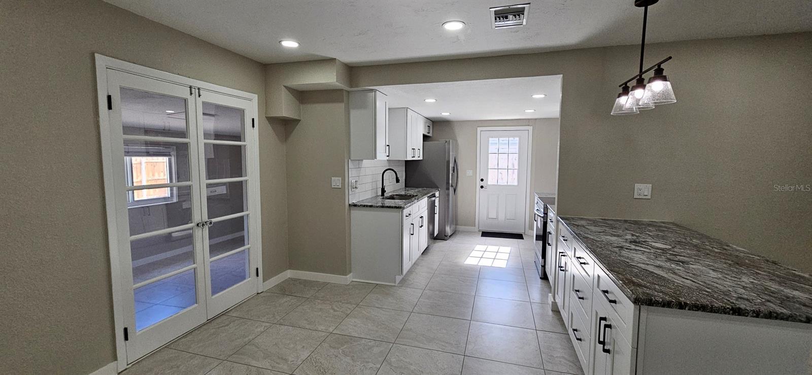 MEADOW LAWN 5TH ADD - Residential