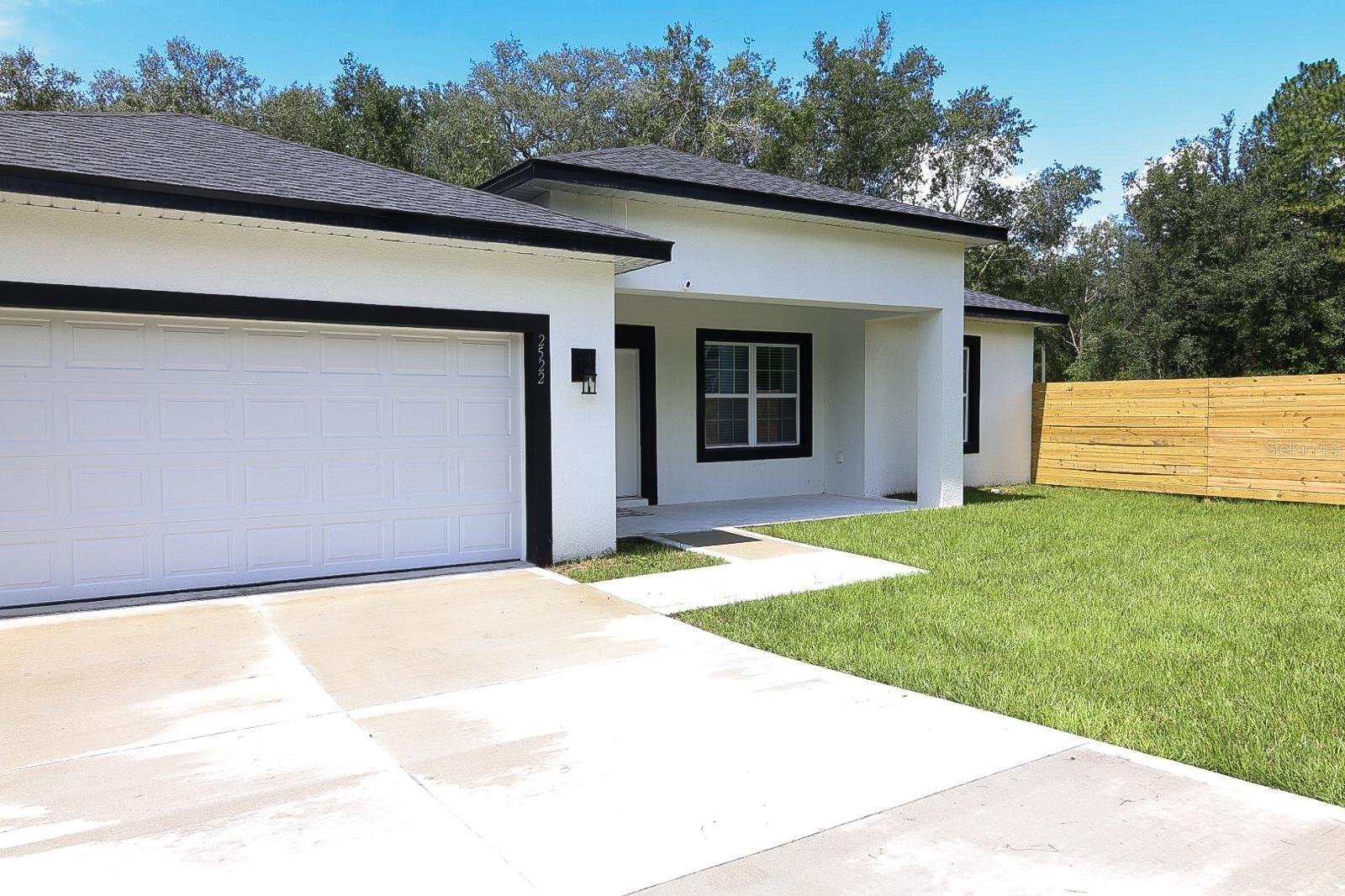 2522 W CASTLE ROAD