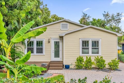 Photo of 1710 Haven Drive, Orlando, FL 32803 (MLS # O6336230)
