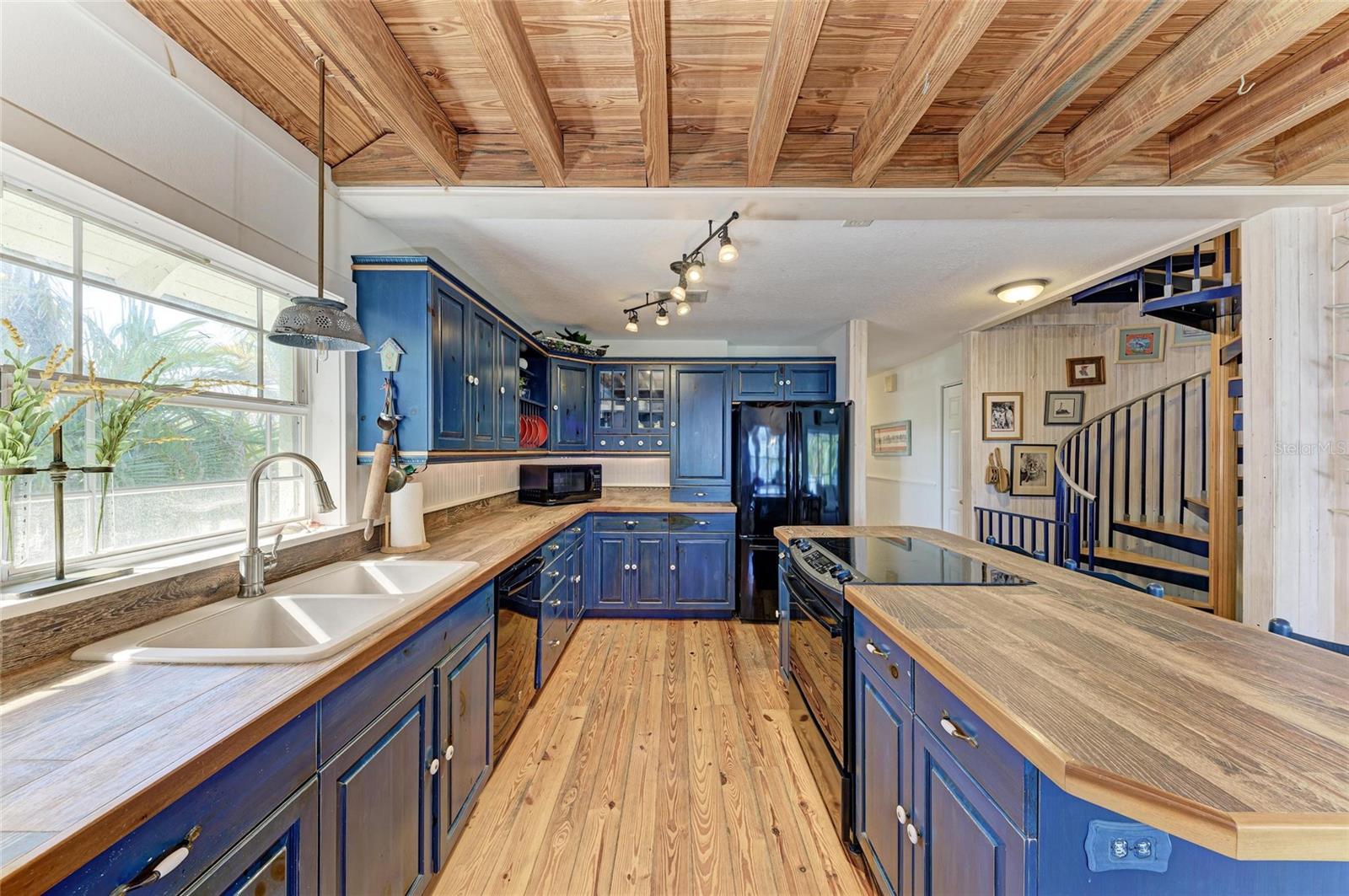 ILEXHURST - Residential