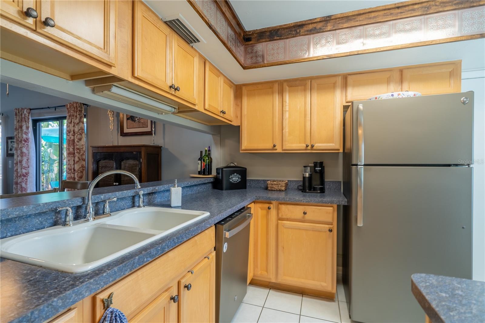 3850 NE 17TH STREET CIRCLE