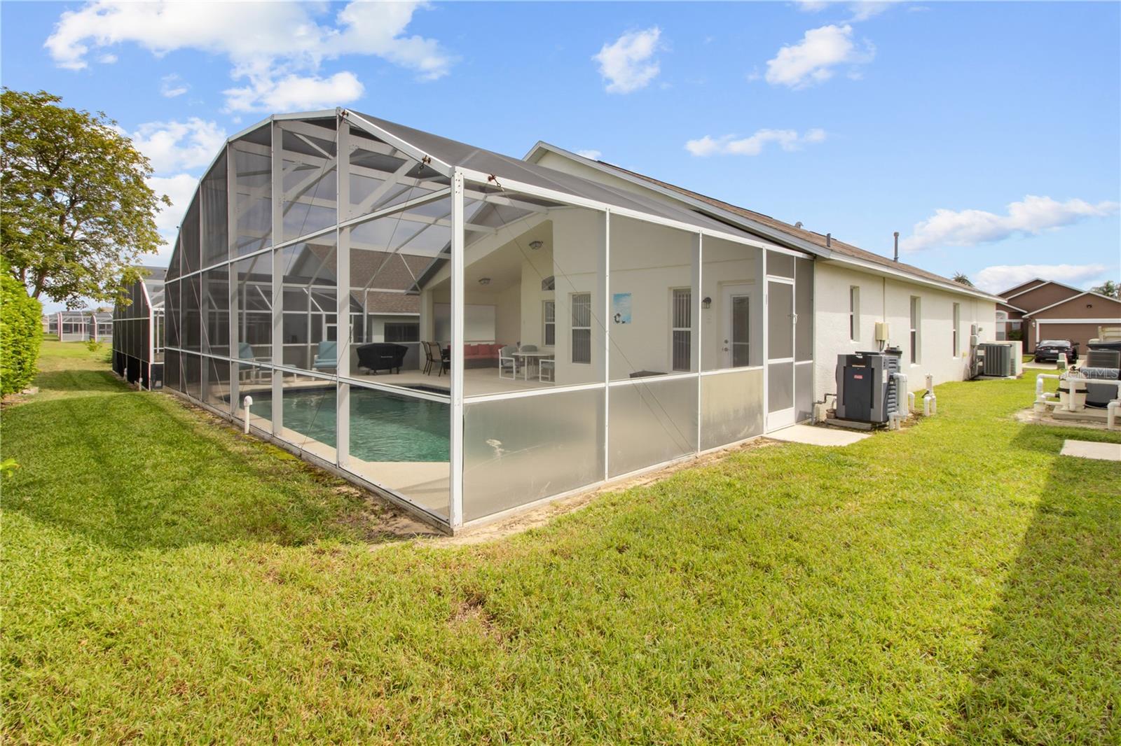 WESTBURY - Residential