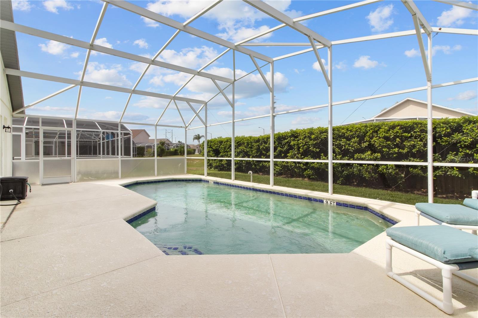 WESTBURY - Residential