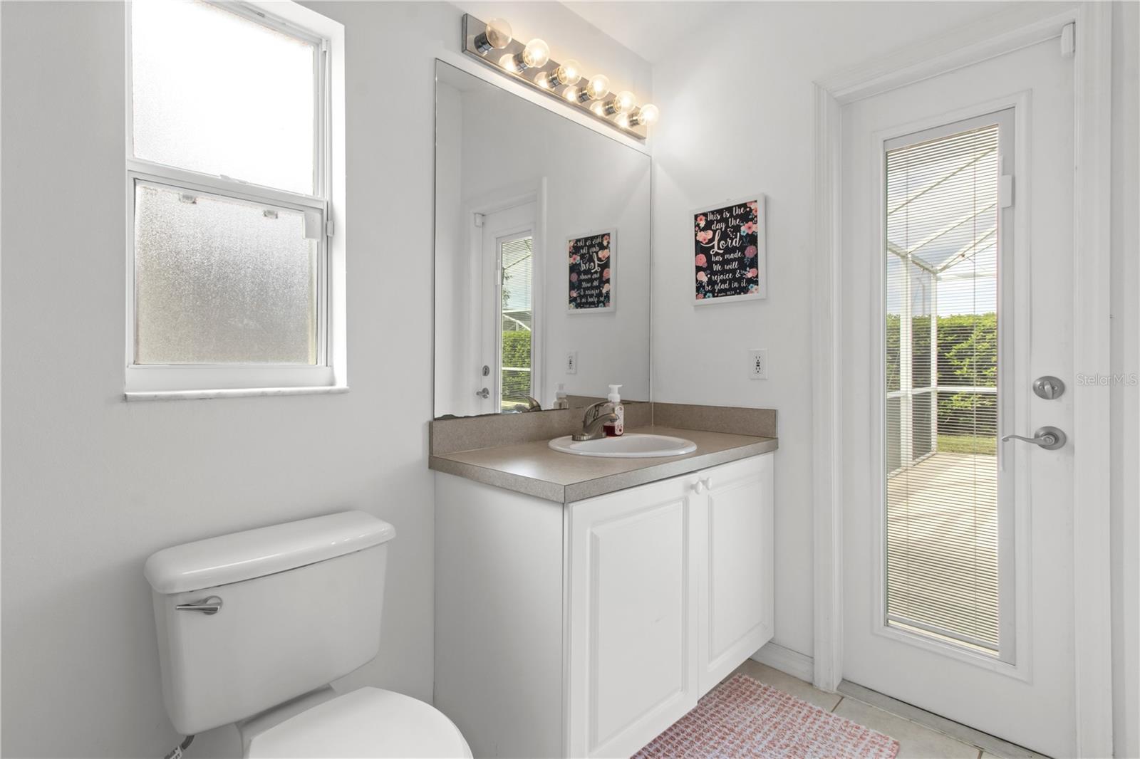 WESTBURY - Residential