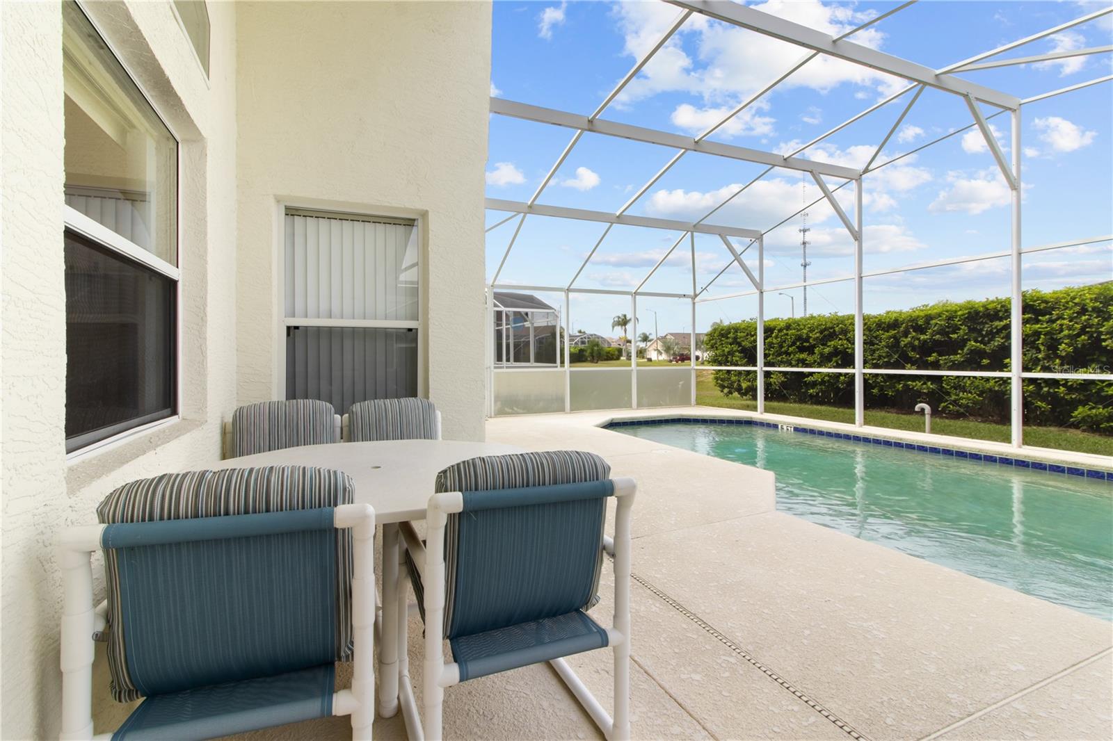 WESTBURY - Residential