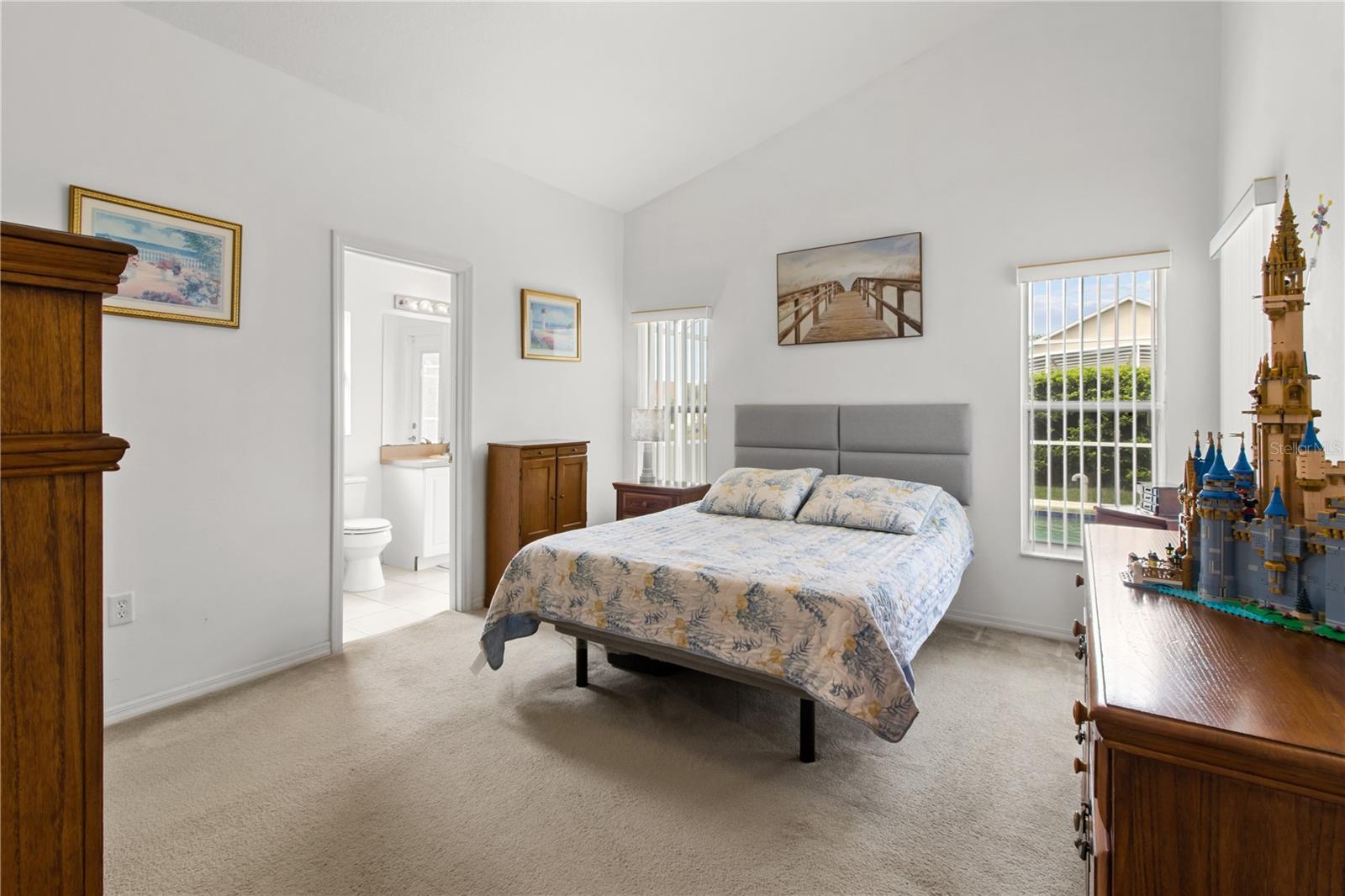 WESTBURY - Residential