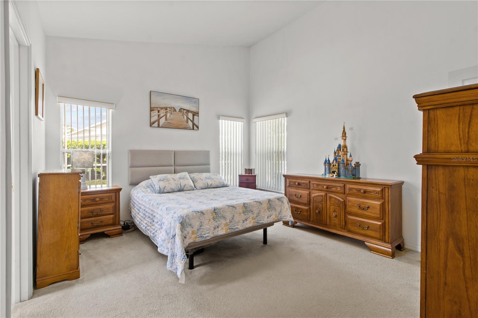 WESTBURY - Residential