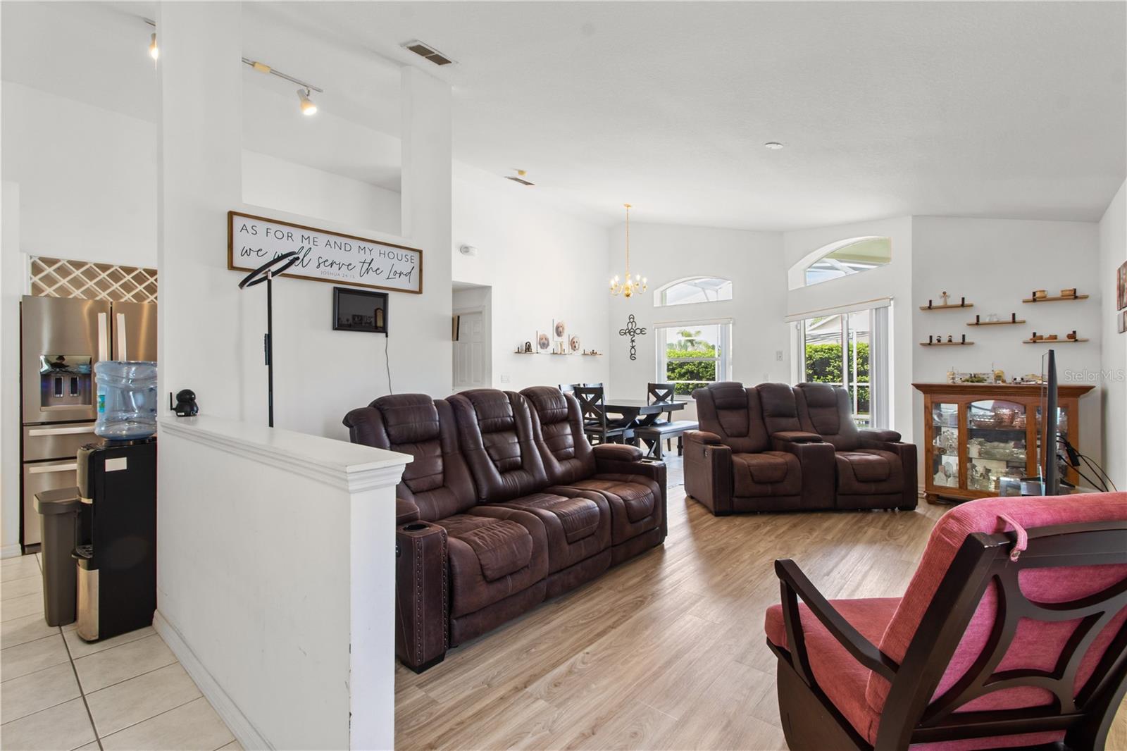 WESTBURY - Residential